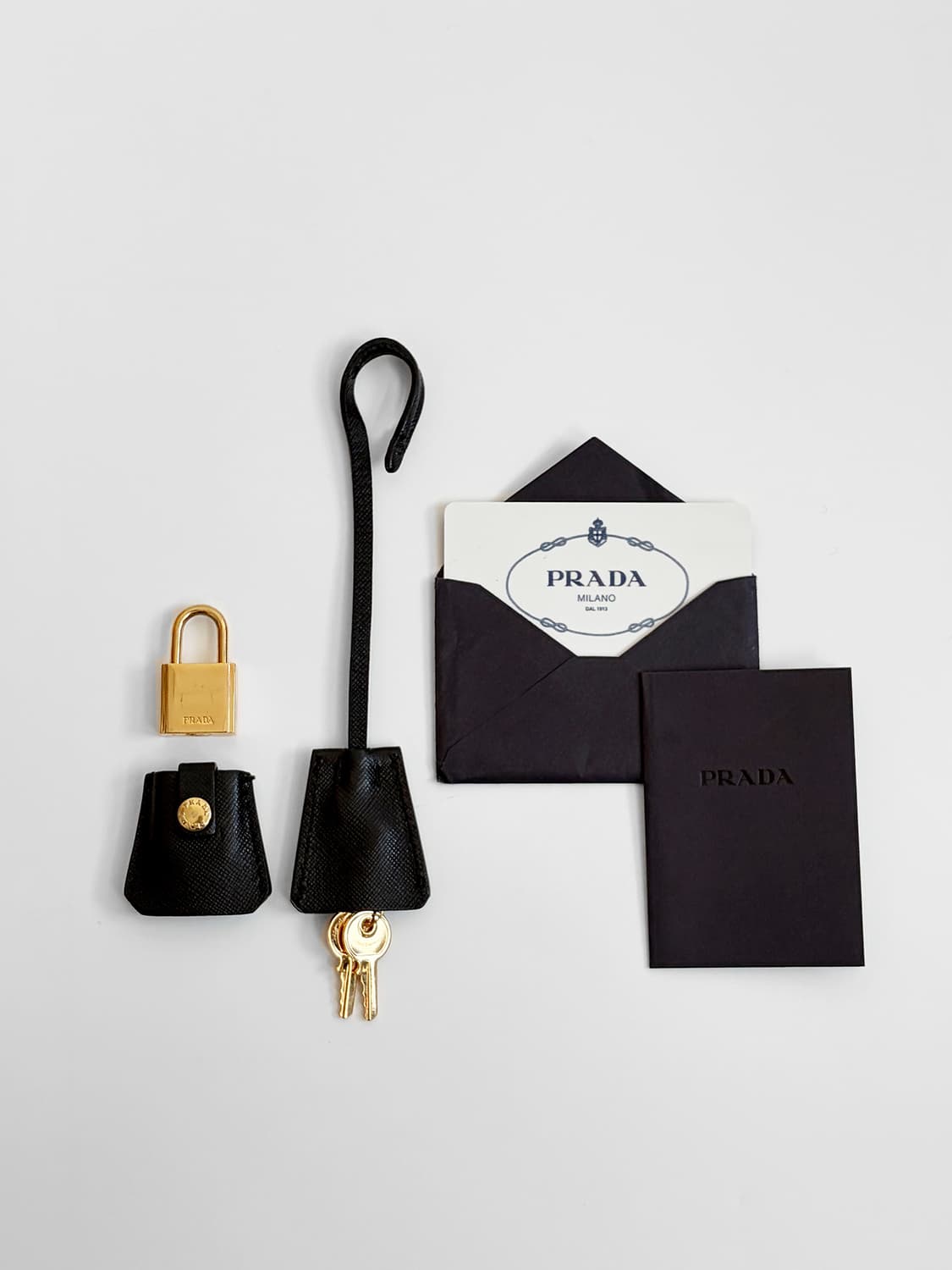 프라다 포코노 퀄팅 체인 숄더백 판매합니다. 상품이미지9