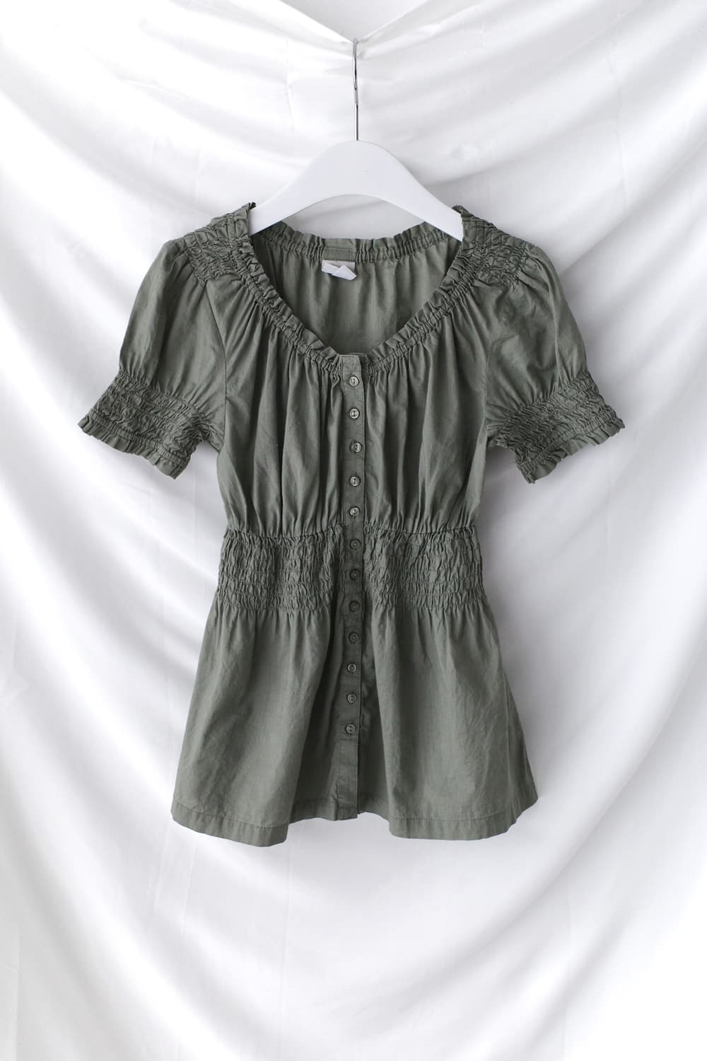 button shirring half blouse  상품이미지1