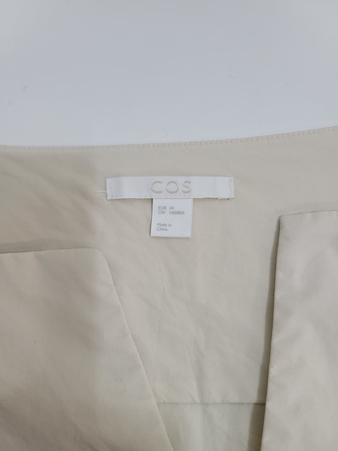 COS 코스 드레이프 코튼 셔츠 블라우스 / 여 EUR34 아이보리
 상품이미지8