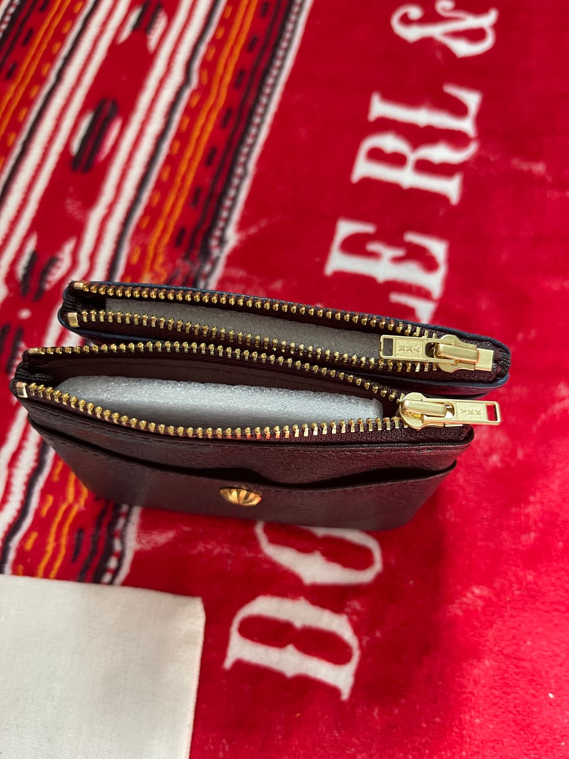 리벳 미니 가죽지갑 상품이미지3