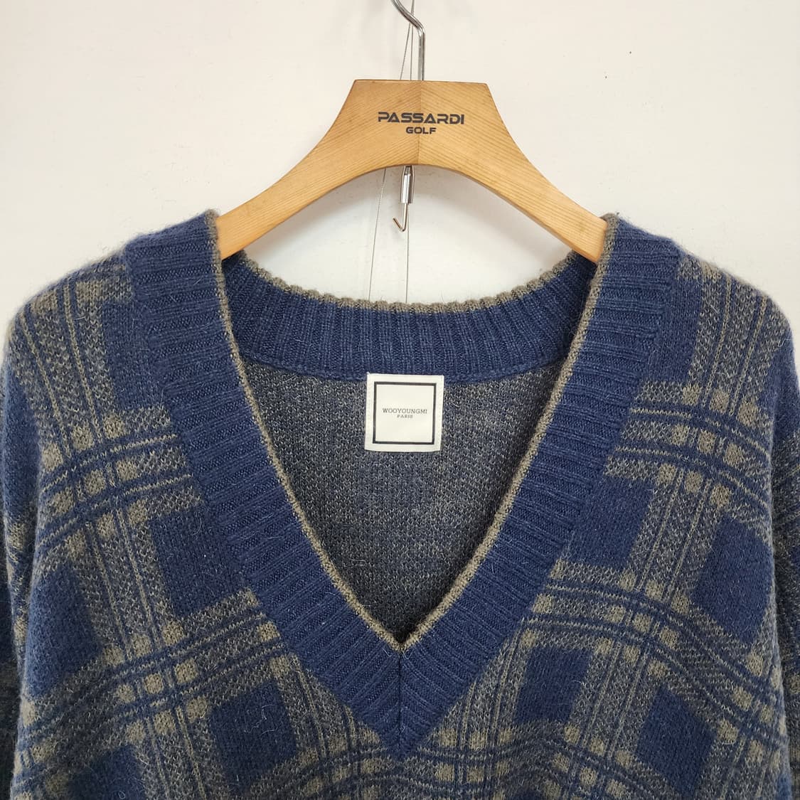 우영미 오헤어니트 체크 V넥 상품이미지2