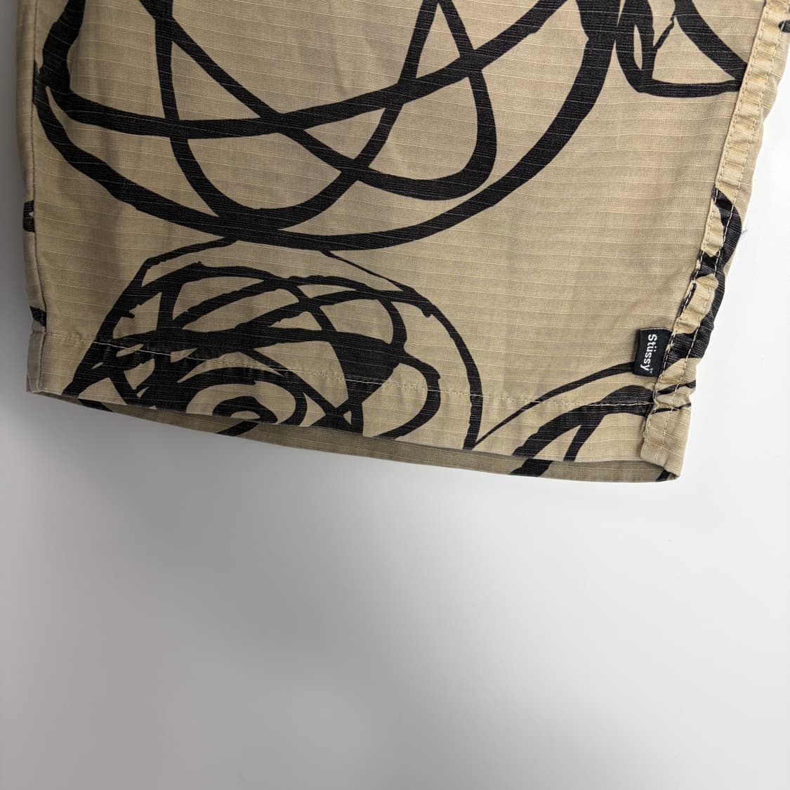 스투시 퓨츄라 패턴 반바지 팬츠 상품이미지5