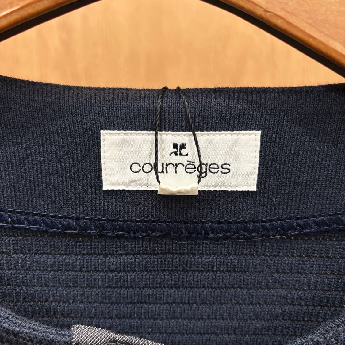 꾸레쥬 라운드넥 니트 가디건 코튼 배색 플래킷 디테일 레귤러핏 블루 상품이미지7