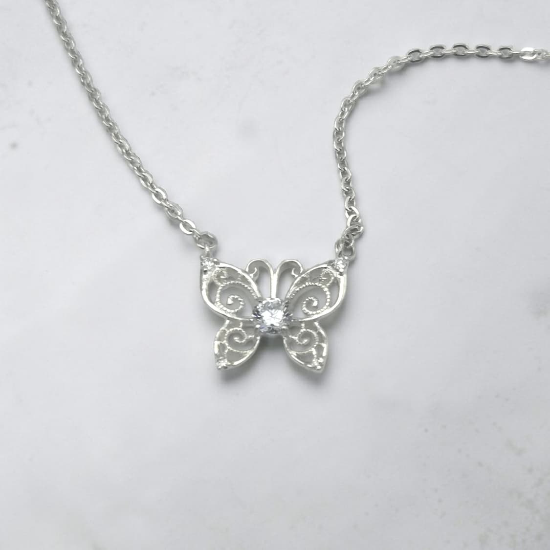 안나수이 나비 펜던트 실버 목걸이 (랩다이아 세팅) 상품이미지1