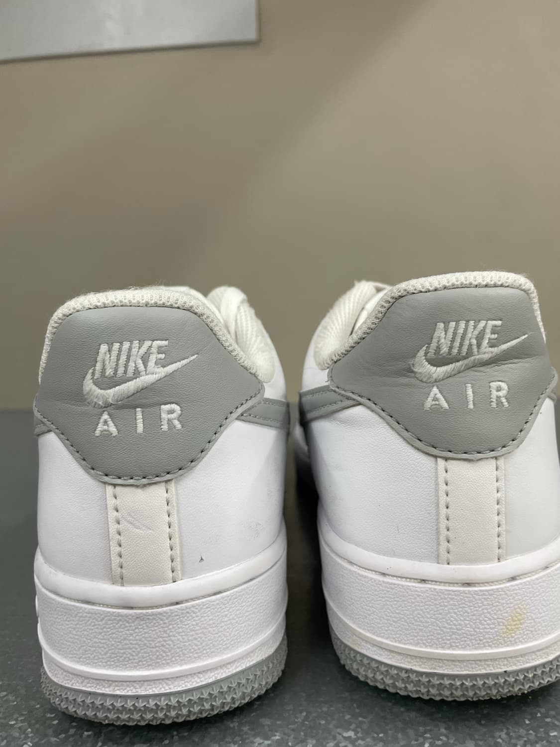 나이키 에어포스1 화이트 스모크 그레이 250 상품이미지8
