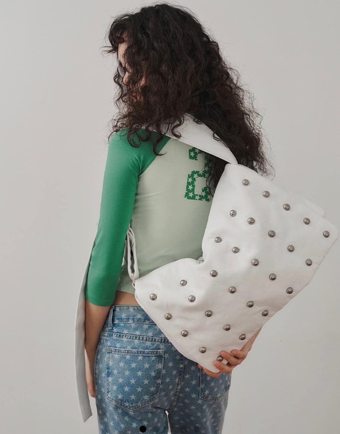 플리즈프로젝트 레더 메신저백 화이트 상품이미지1