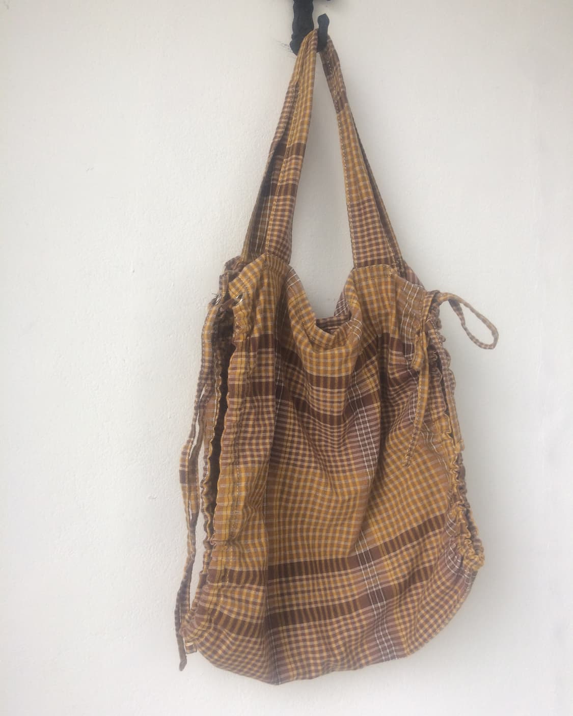 check pattern side shirring shoulder bag 상품이미지3
