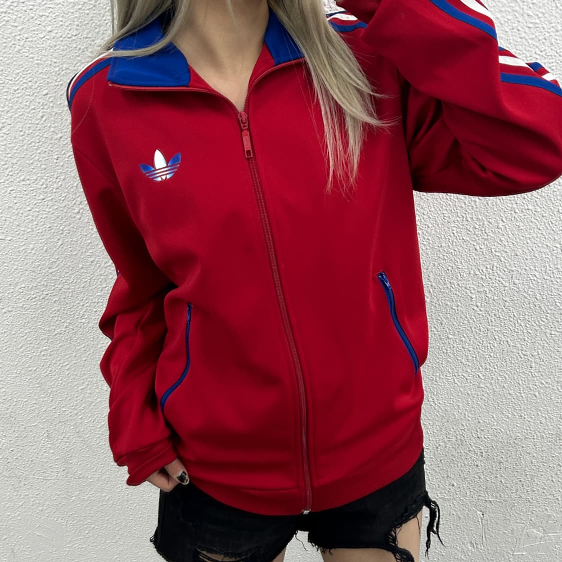 아디다스 블루라인 레드 트랙탑 100 상품이미지2