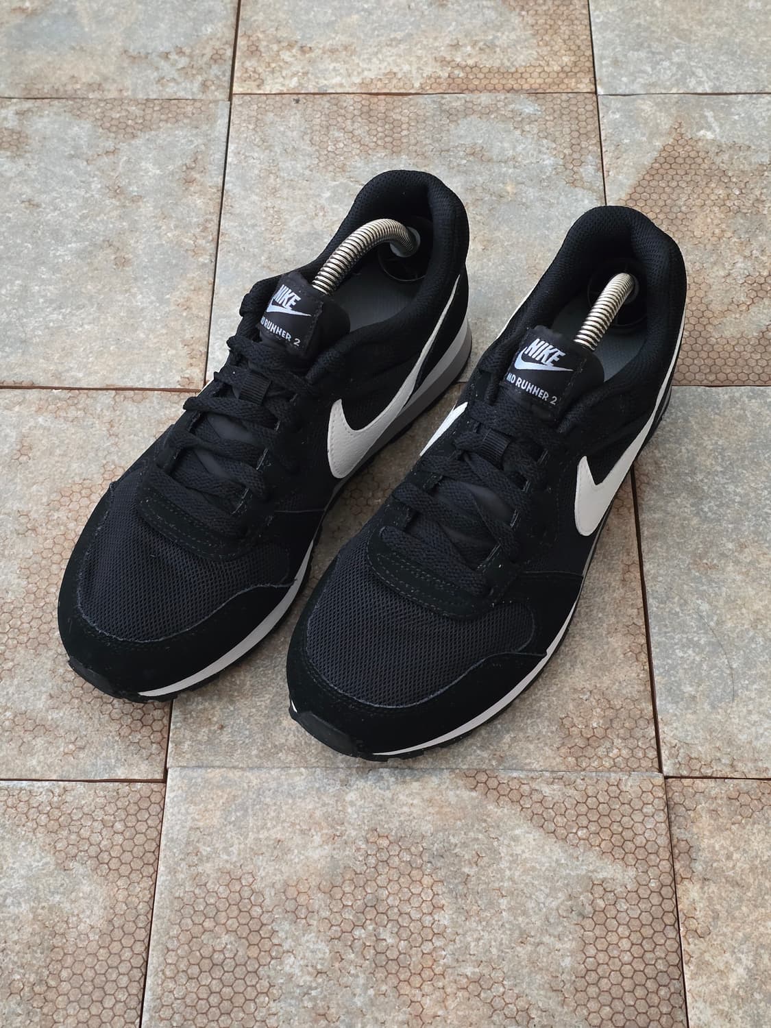 (245)나이키 md 러너 2 검흰  상품이미지1