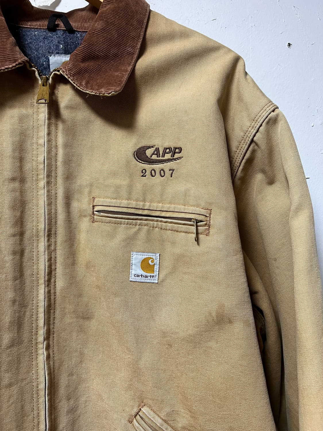 칼하트 J01 BRN 디트로이트 자켓 상품이미지2