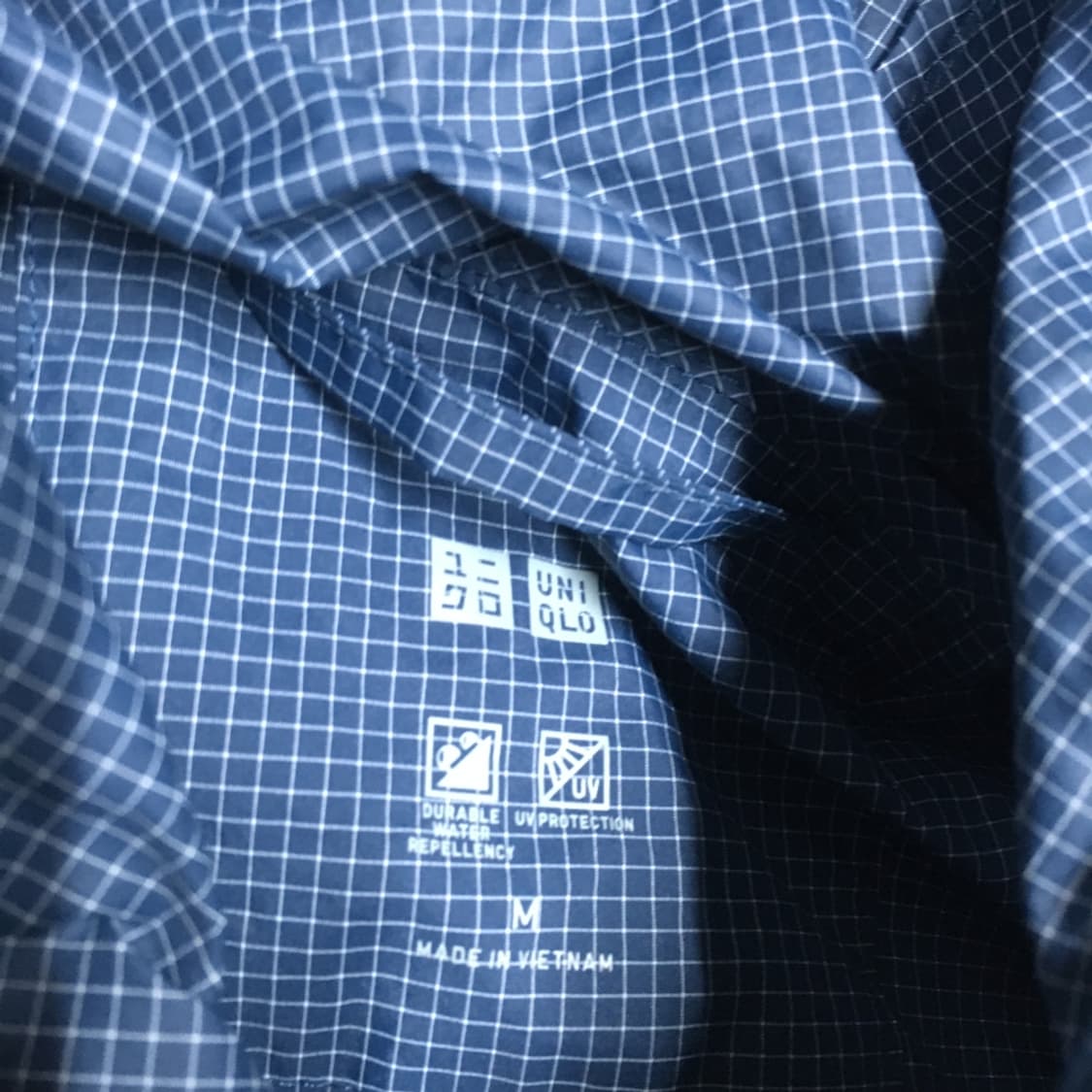 유니클로 경량 바람막이 DD10 상품이미지3