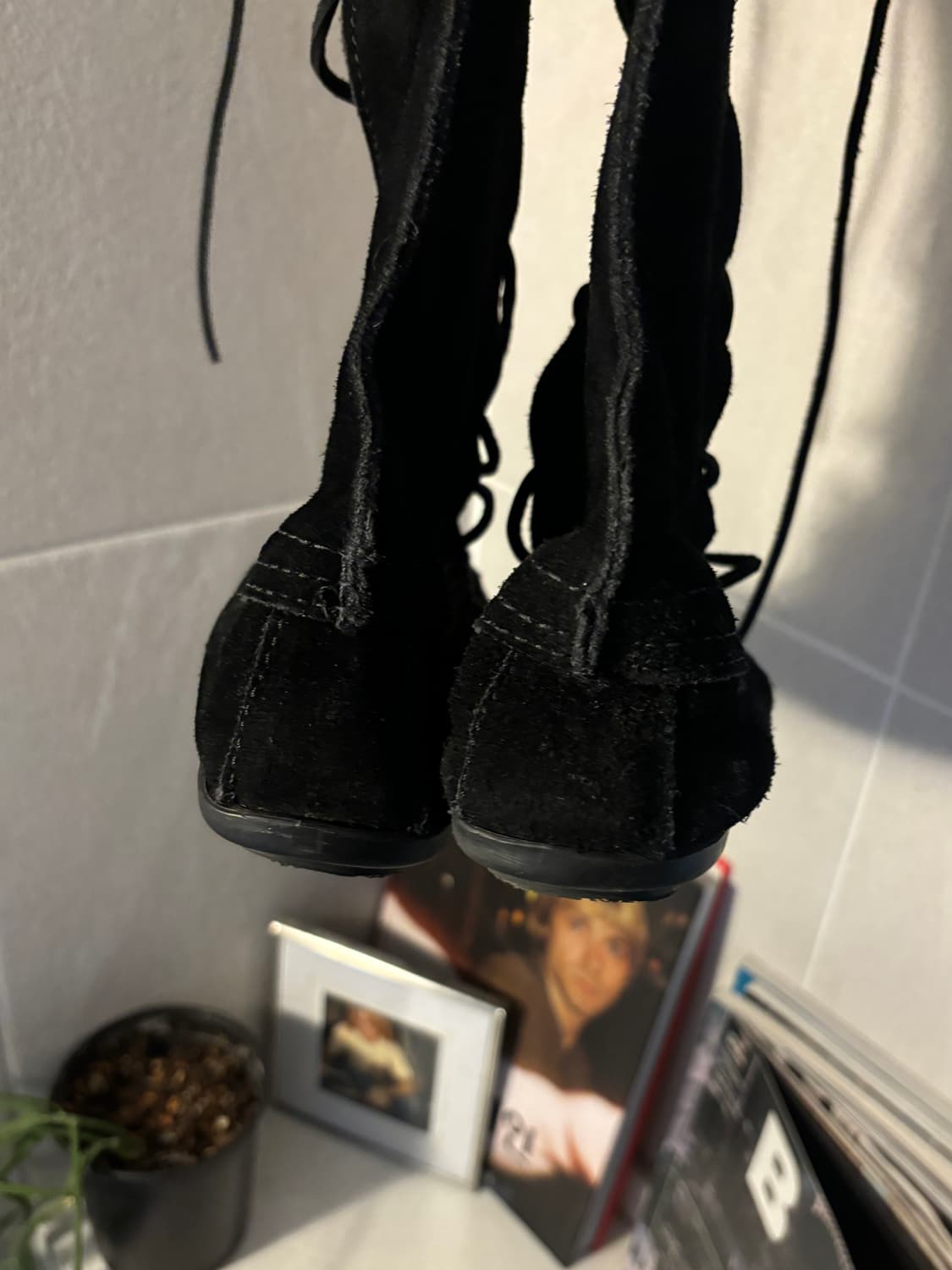 미네통카 레이스업 프린지 스웨이드 부츠 상품이미지4