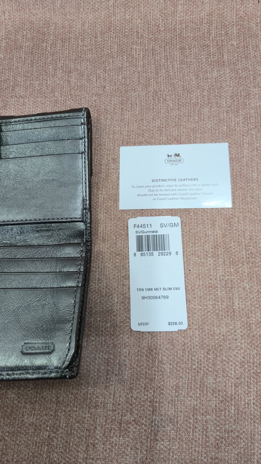 코치 양각 시그니처 C 패턴 건메탈 실버 턴락 코치 지갑 상품이미지8