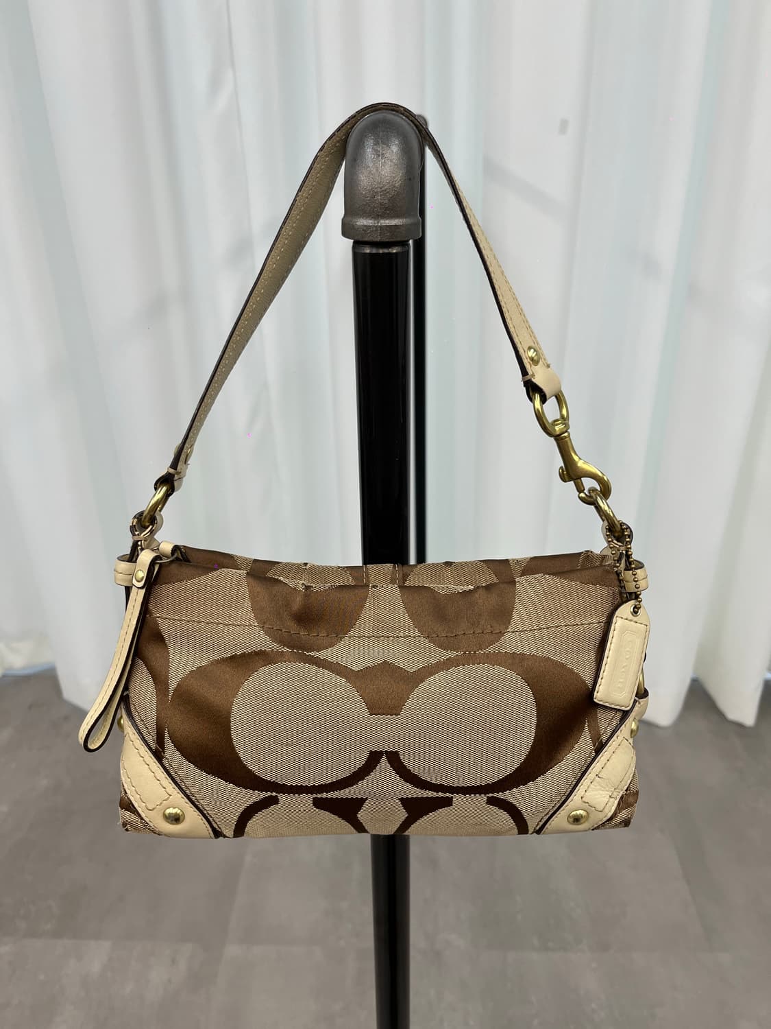 Coach White Mini Shoulder Bag 상품이미지7