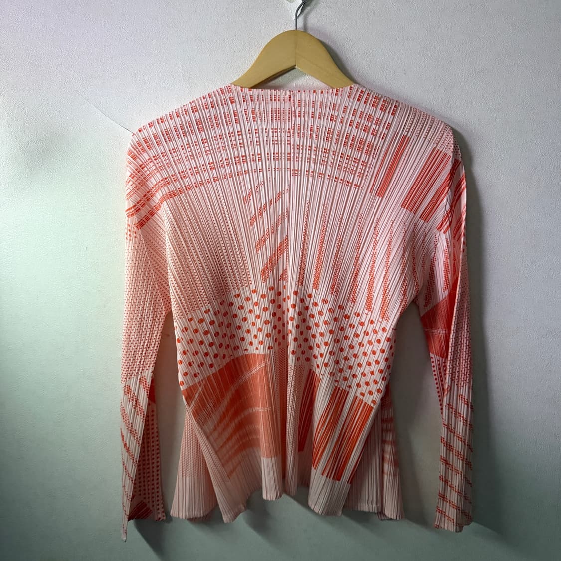 이세이미야케 플리츠플리즈 여성 도트 믹스 가디건 (프리) 상품이미지3