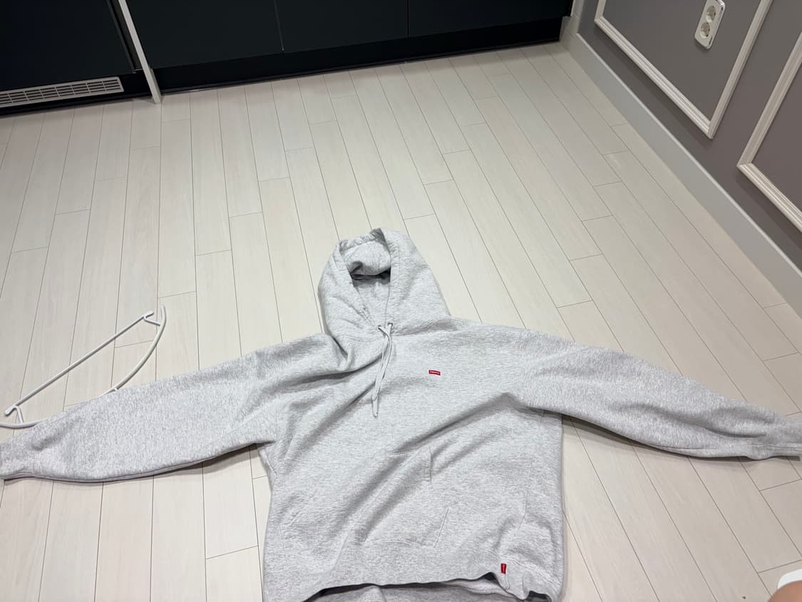 24 SS 슈프림 스몰 박스 후디드 스웻셔츠 XL 팝니다. 상품이미지1