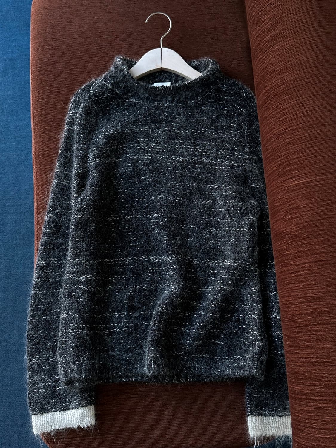 Brushed fabric design neck knit 상품이미지3