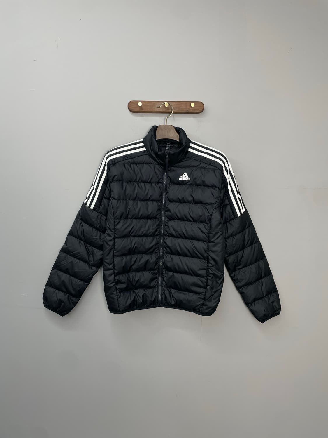 아디다스 에센셜 블랙 다운 패딩 H1341 상품이미지2