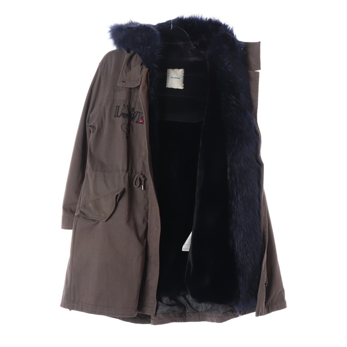 앳코너 LOVE 자수 네이비 퍼 트리밍 야상 점퍼 상품이미지2