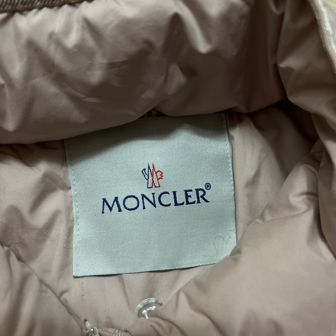 몽클레어 여성 구스다운 퀼팅 와펜 경량패딩 점퍼 [라이트 핑크] 0사이즈 상품이미지5