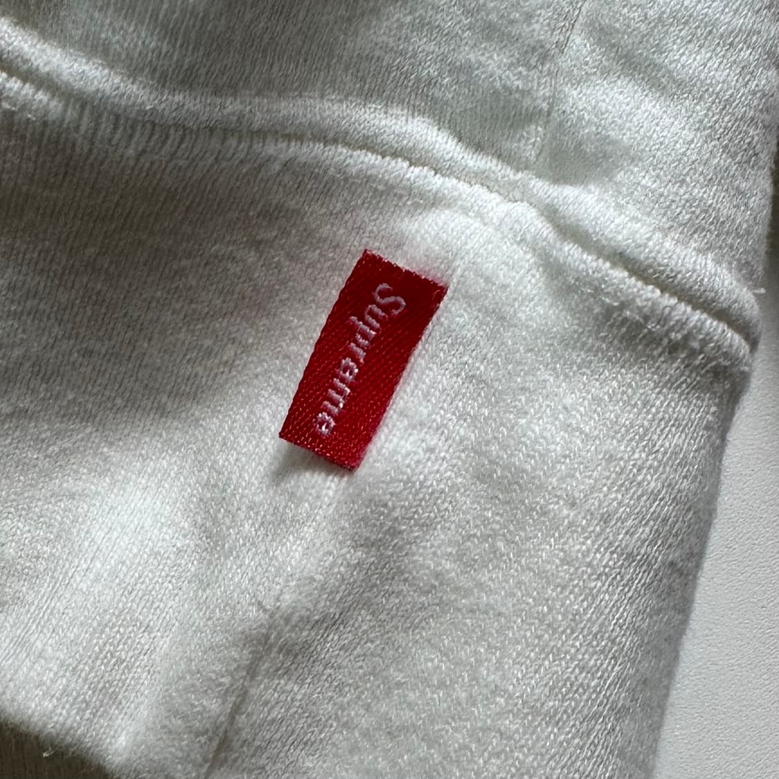 슈프림 스몰박스 로케이션 화이트 후드티 상품이미지7