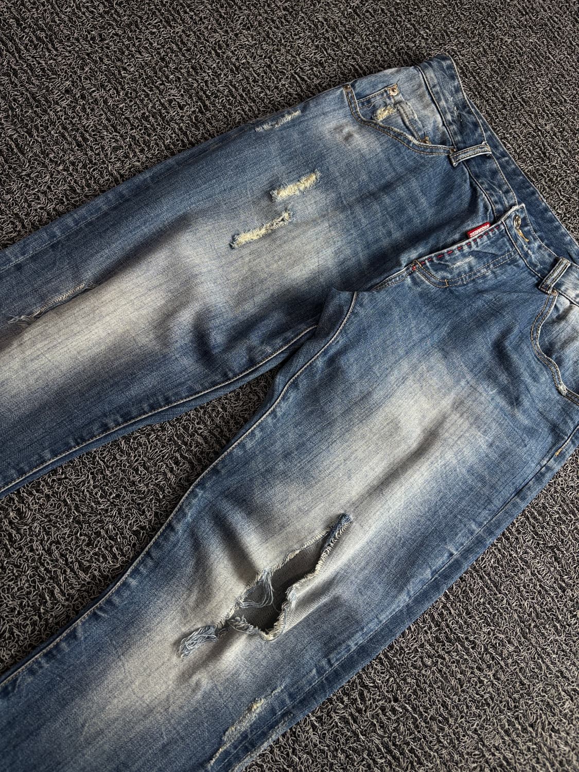 디스퀘어드2 자수로고 데미지 워싱 크롭 데님 팬츠 4080 상품이미지3