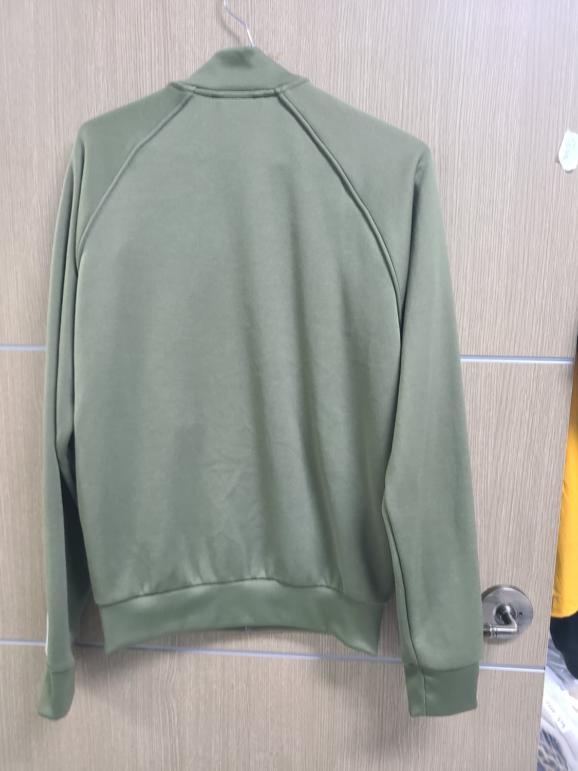 아디다스 트랙탑 카키색상 95 상품이미지5