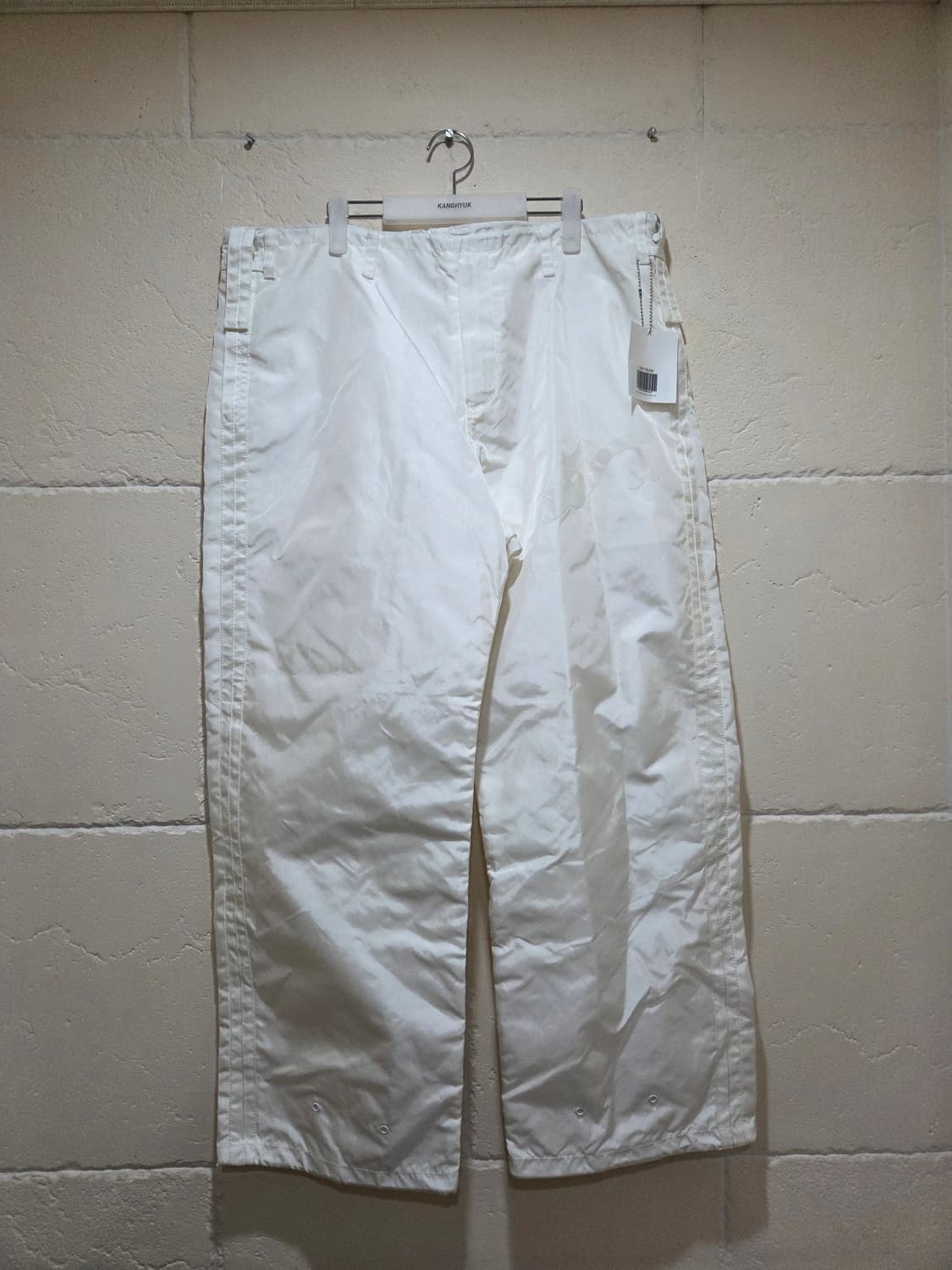 강혁 에어백 와이드 헴스트링 트라우저 상품이미지1