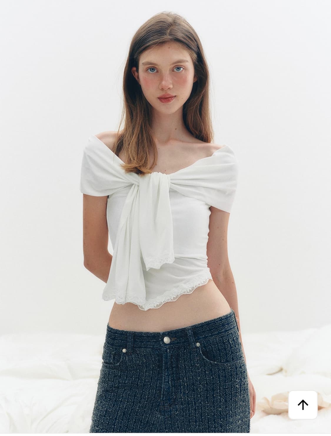 더티스 OFF SHOULDER LACE TIED T-SHIRTS구해요 상품이미지1