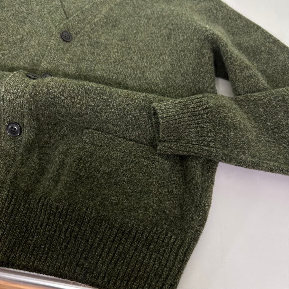 우먼M 유니클로 카키그린 램스울100% 가디건 상품이미지2