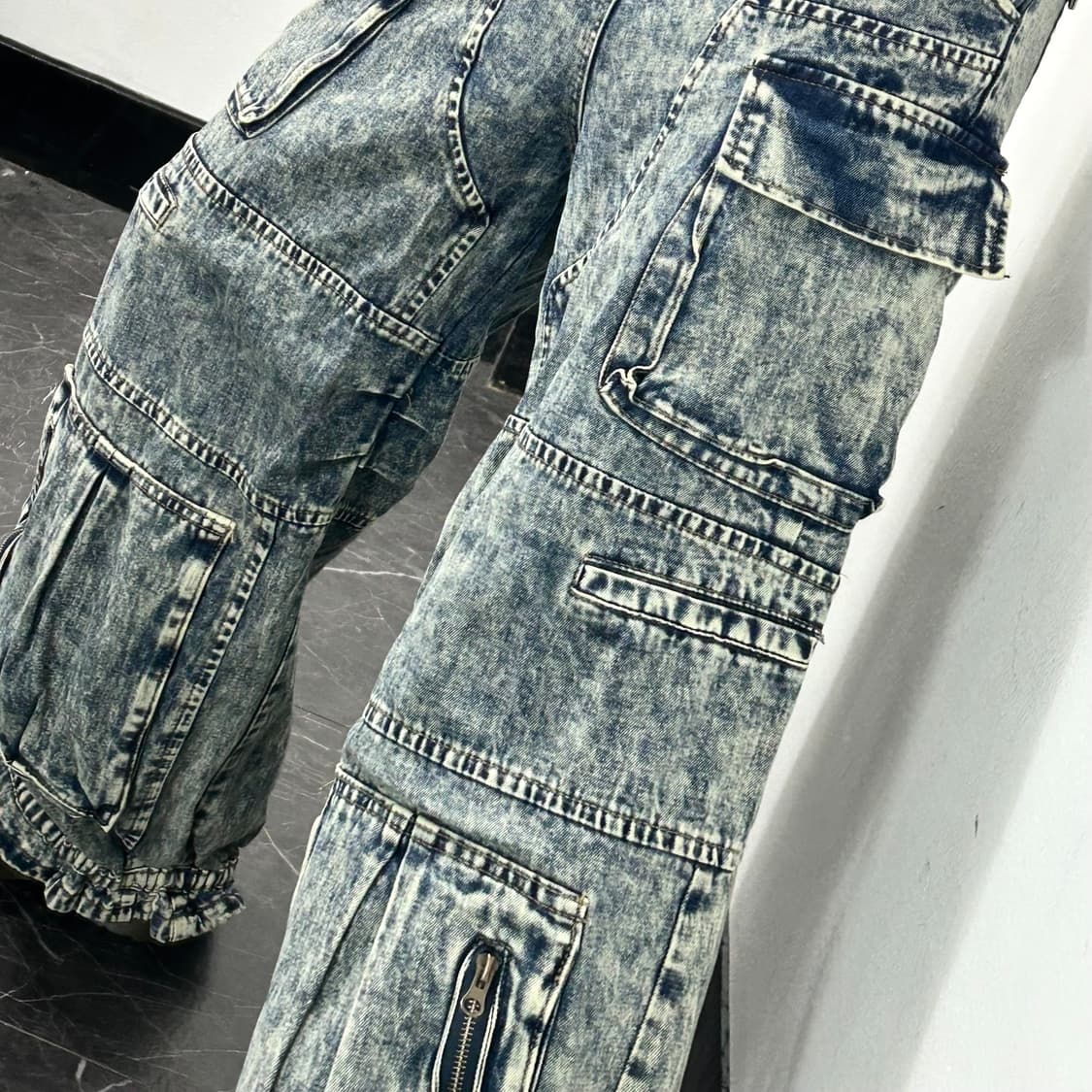 아이스 워시드 멀티포켓 와이드 데님 카고 팬츠 상품이미지3