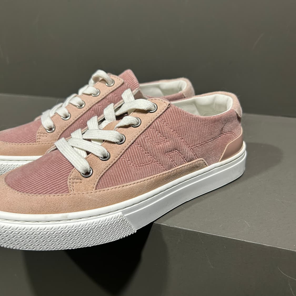 에르메스 로즈 오팔린 딥 스니커즈 상품이미지2