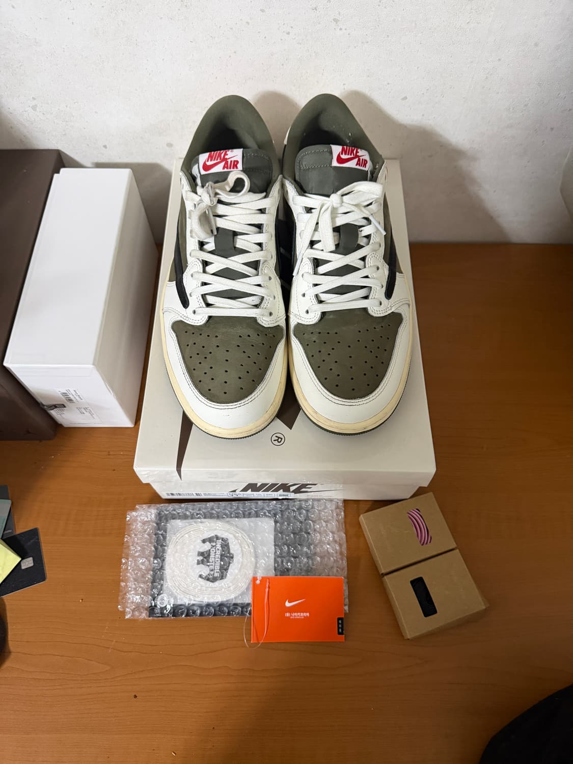 290 조던1x트래비 스캇 레트로 로우 OG SP 리버스 올리브 상품이미지2