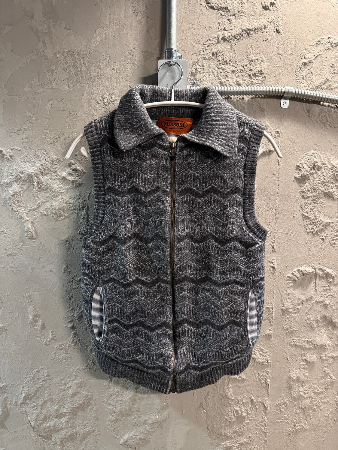 미쏘니 지그재그 패턴 니트 집업 베스트 그레이 48 상품이미지1