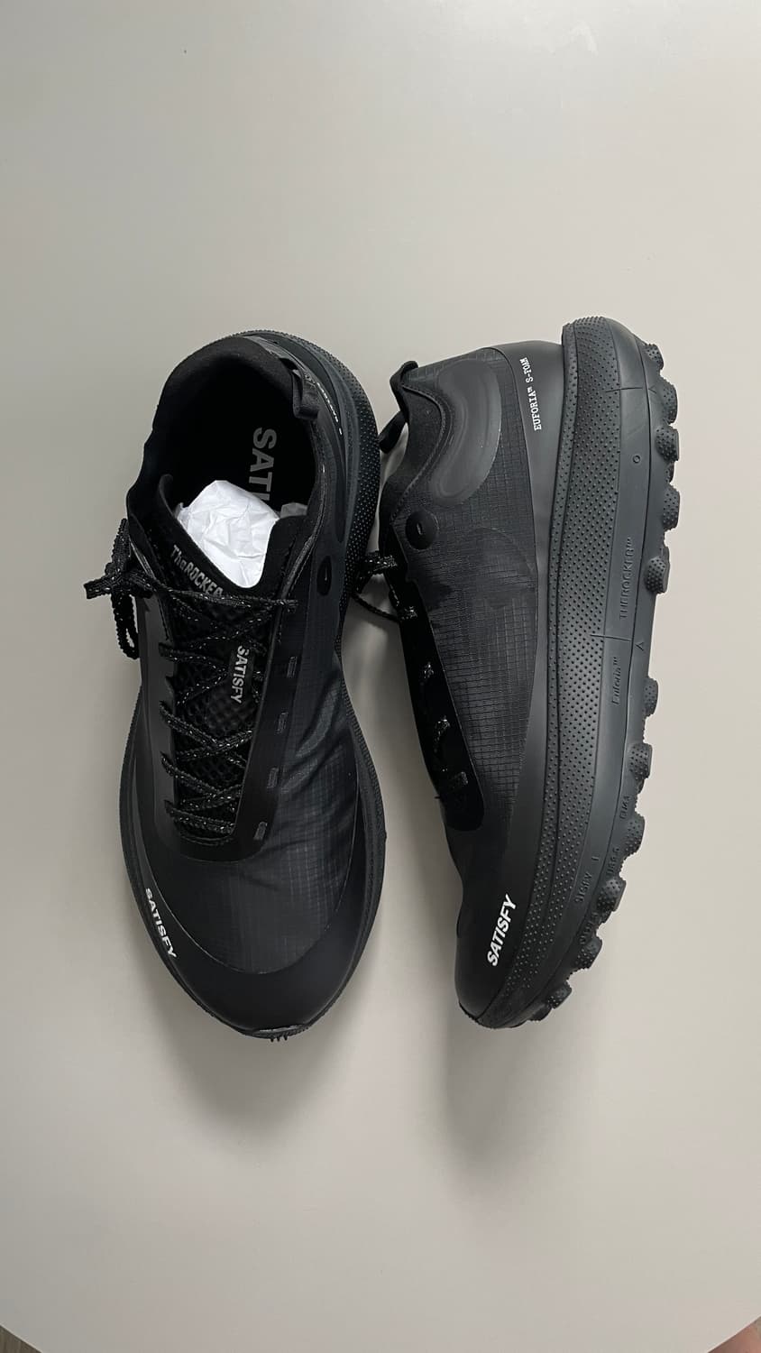 SATISFY 새티스파이 더라커 블랙 275 박스포함 새상품 상품이미지1