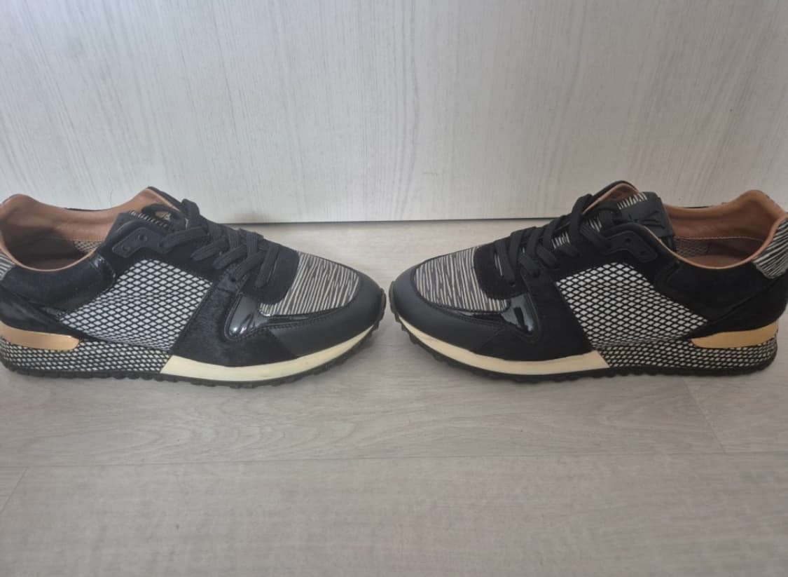 루이비통 런어웨이 스니커즈 운동화 블랙 화이트 36 37 240 상품이미지4