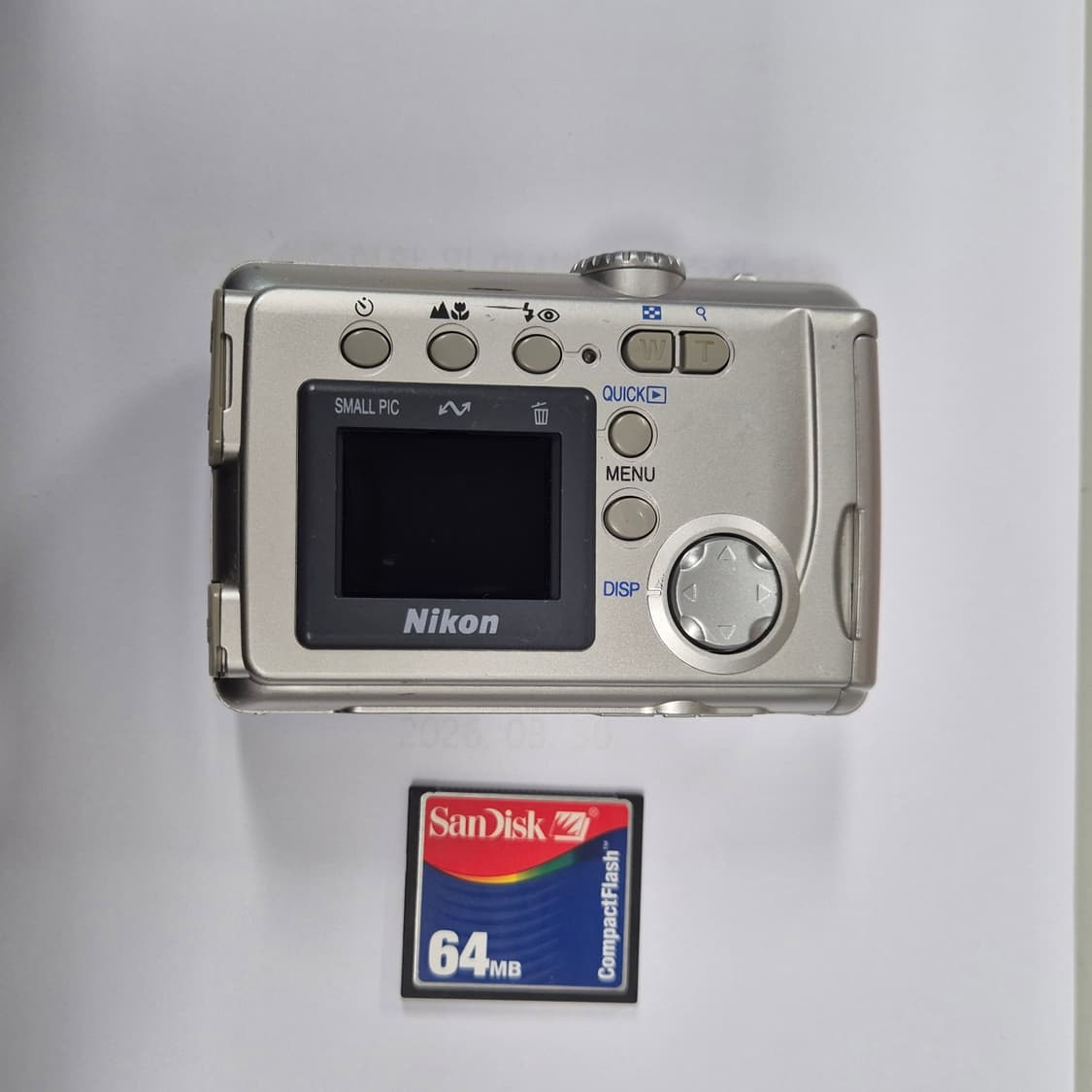 니콘 쿨픽스 2000 nikon coolpix 2000 실버 색상 상품이미지2