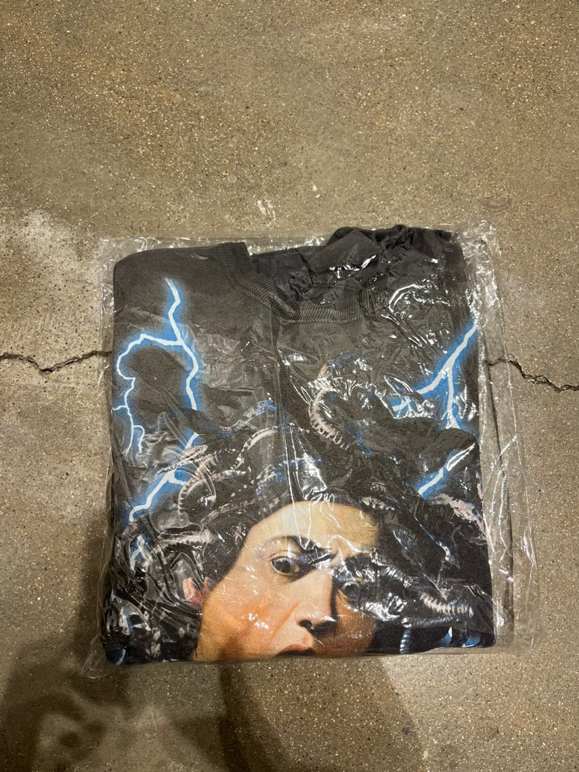 [새상품/L] 세인트미카엘 스웻셔츠 메두사 맨투맨 블랙 상품이미지5