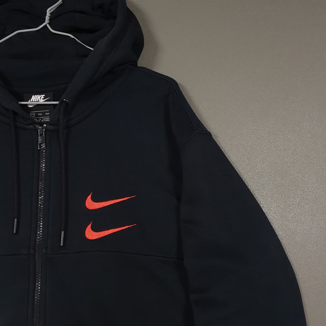 110 (2XL) 나이키 더블 스우시 레터링 후드집업 블랙 레드 그린 상품이미지2
