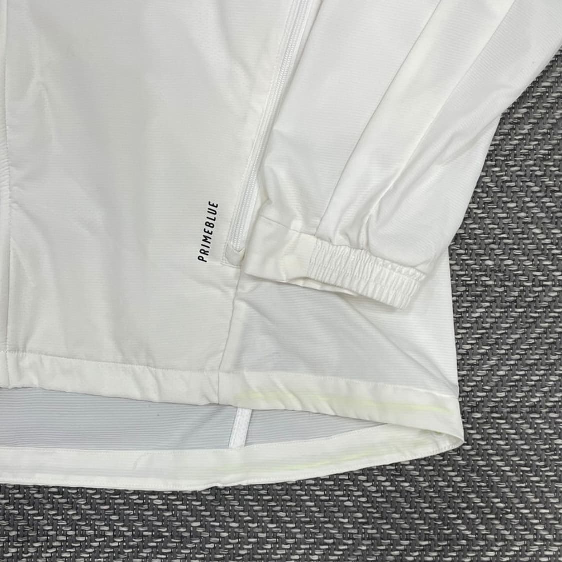 아디다스 로고 프린팅 바람막이 v0220 상품이미지4