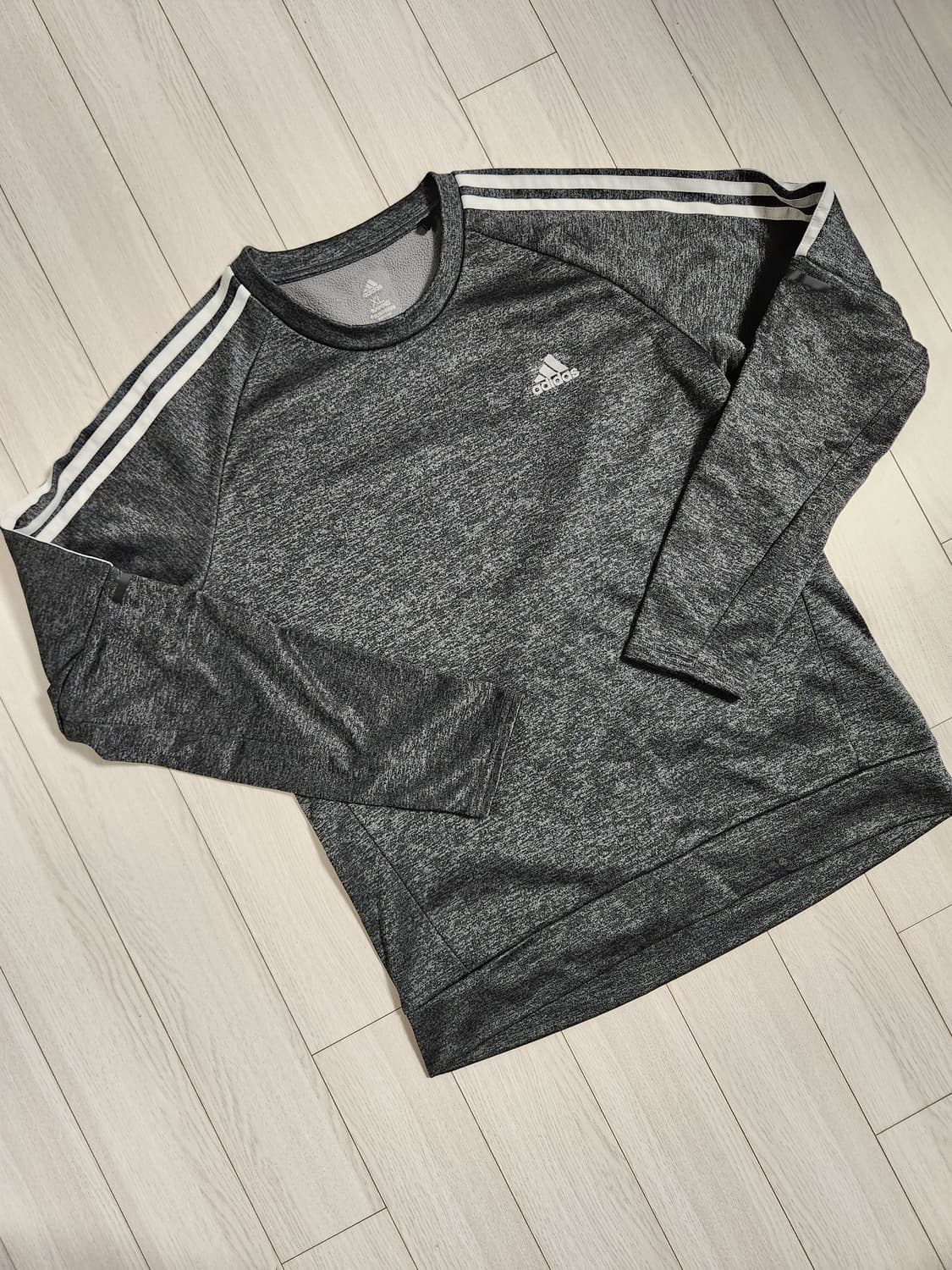 새상품급)아디다스 러닝 기모 드릴탑 긴팔티 사이즈xl

오염 하자없이 깨 상품이미지1