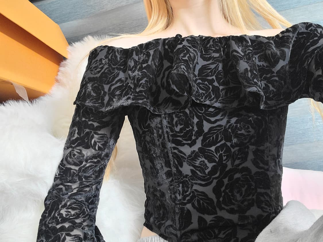 2000아카이브 벨벳 로즈 오프숄더 탑 상품이미지1