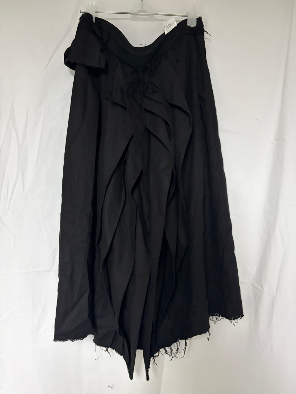 에옹쓰 2025 Offbeat pleats skirt 상품이미지3