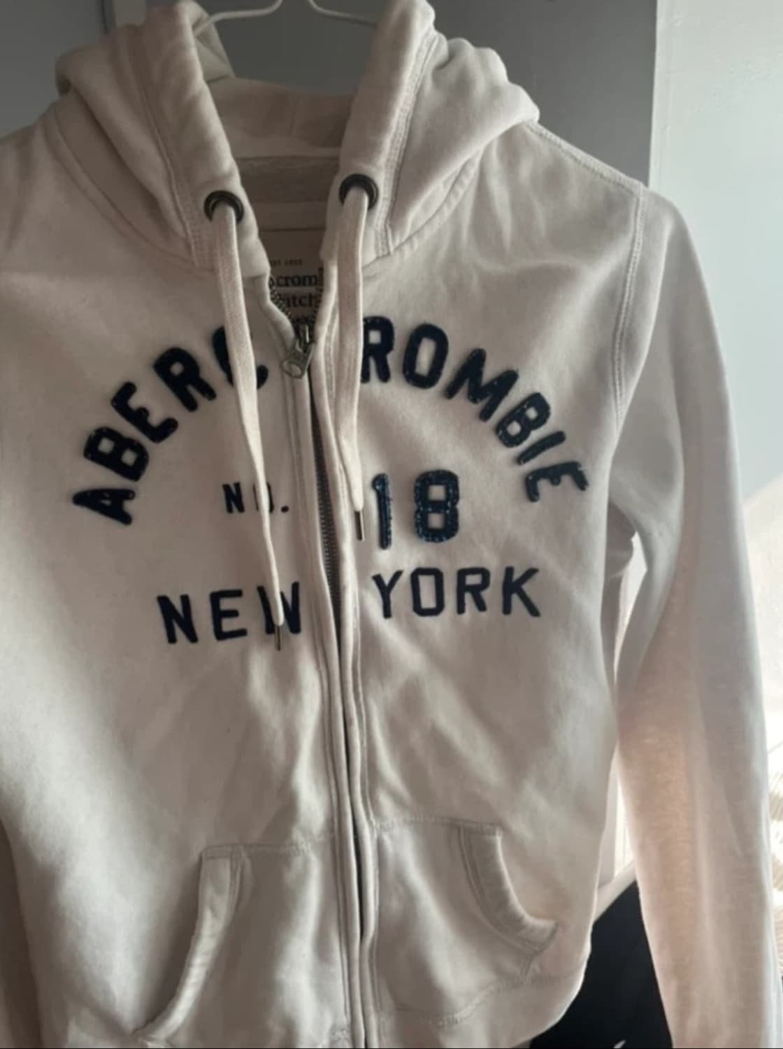 아베크롬비 슬림핏 후드집업 화이트 딱붙핏 상품이미지1