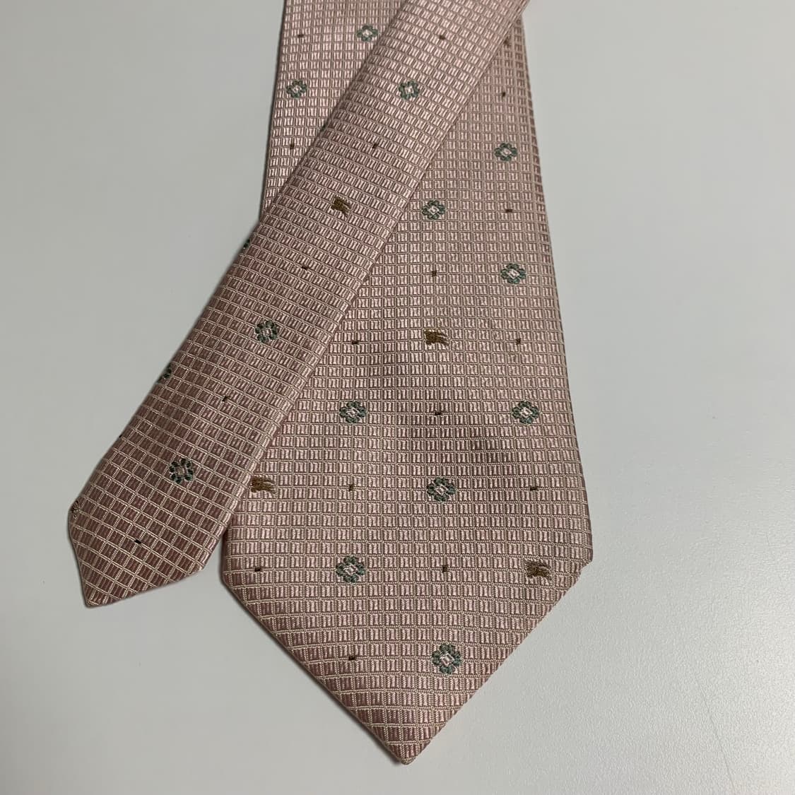 버버리(BURBERRY) 로고플레이 명품넥타이 100실크 A-A+등급 상품이미지4