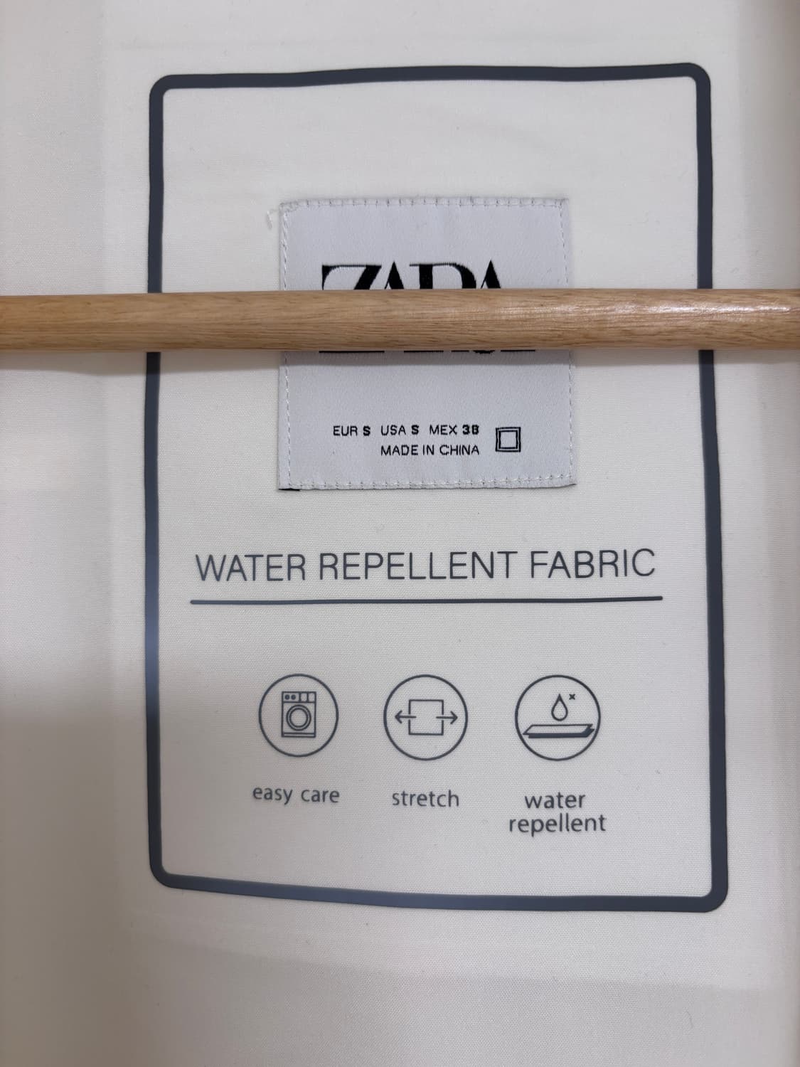 ZARA 자라 화이트 워터프루프 자켓 S사이즈 상품이미지2