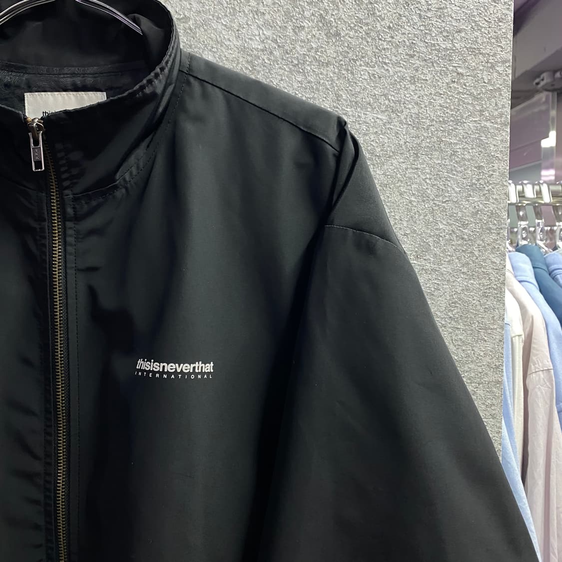 디스이즈네버댓 빅로고 바람막이 B3193 상품이미지4