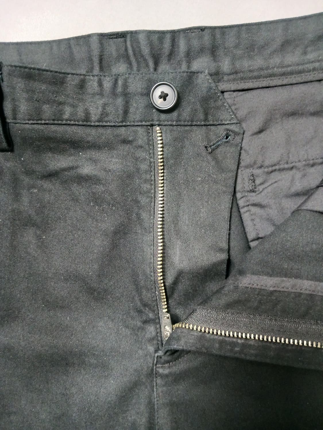 [34] 무신사 스탠다드 테이퍼드 치노 팬츠 블랙 상품이미지6