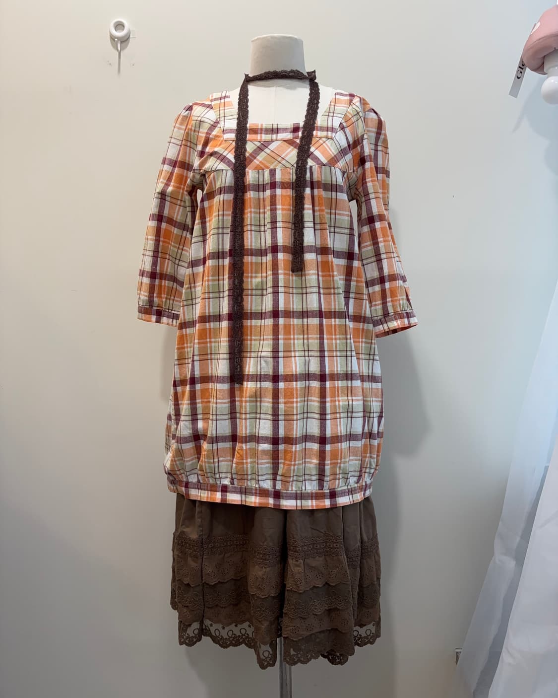 오렌지 체크 너드 벌룬 롱 블라우스 상품이미지7