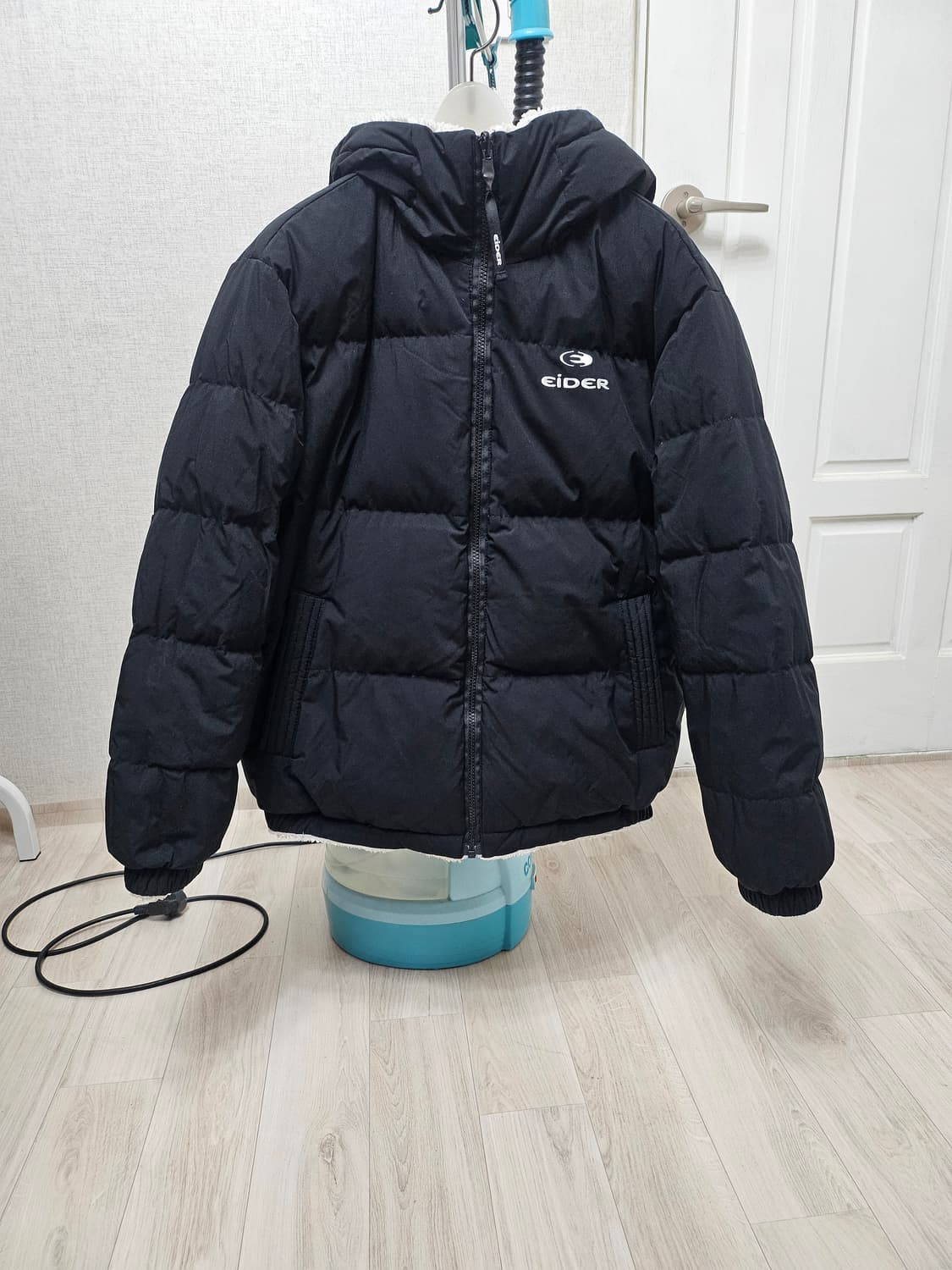 (95~100)M☆초대장급 아이더 리버시블[화이트블랙]구스다운 후리스패딩 상품이미지2